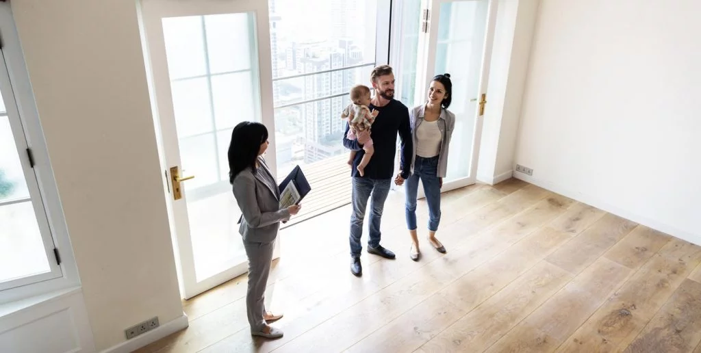 Family attends open house without buyers agent