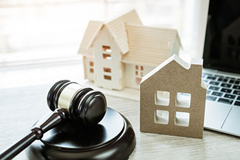 Buying property through auction market