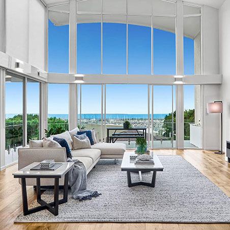 Sydney property auction bidder